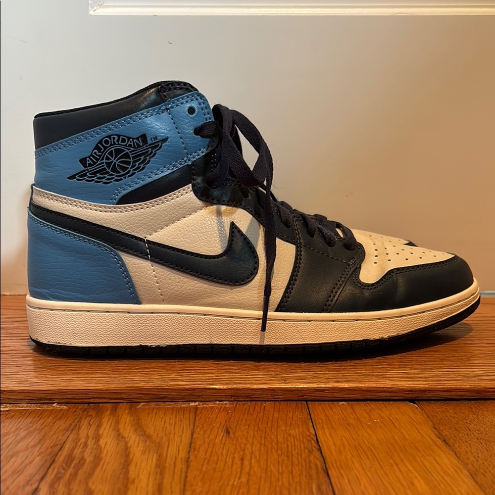 Jordan 1 Retro High OG UNC Tar Heels Edition sneakers
